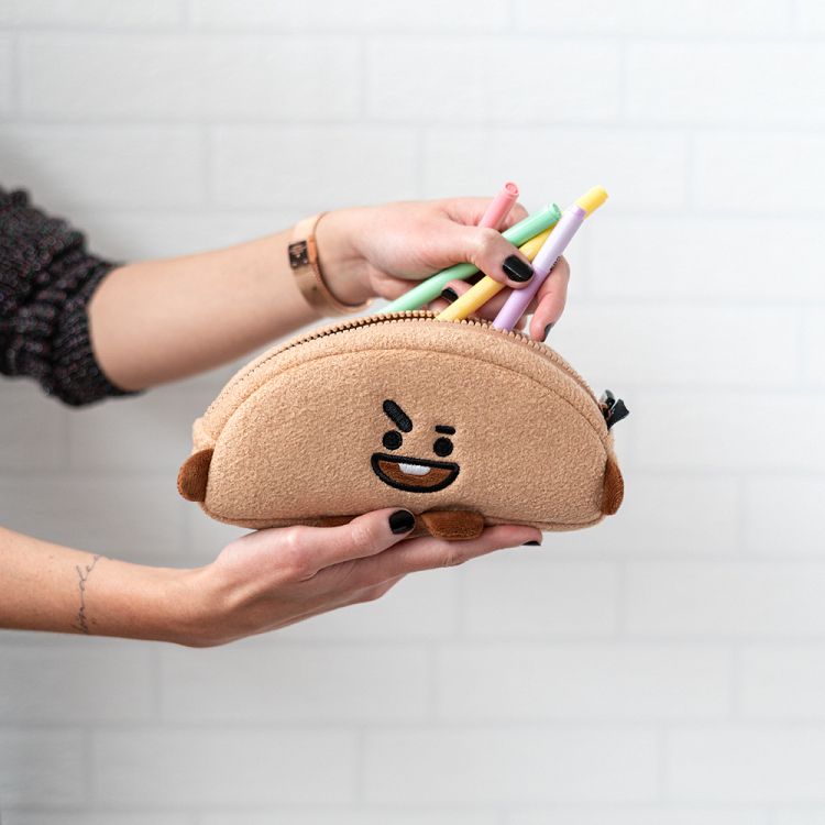 Κασετίνα Λούτρινη Μισοφέγγαρο BT21 Shooky